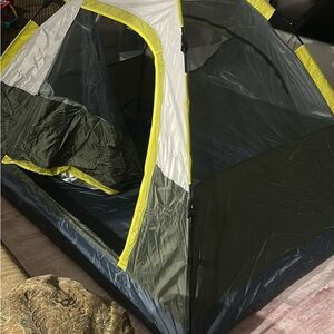 KaiROAD 3-4 person instant pop-up tent